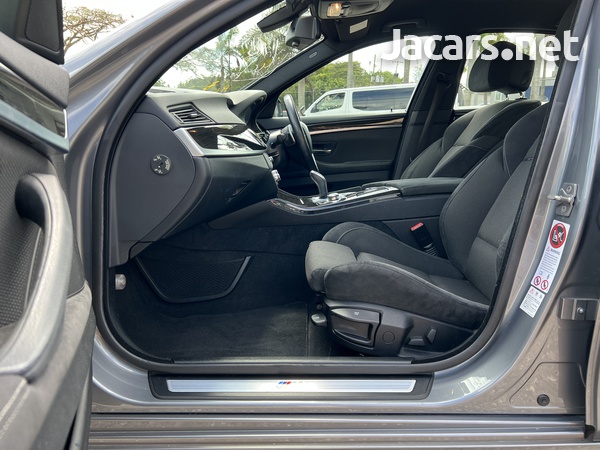 BMW 5-Series 2,0L 2012-8