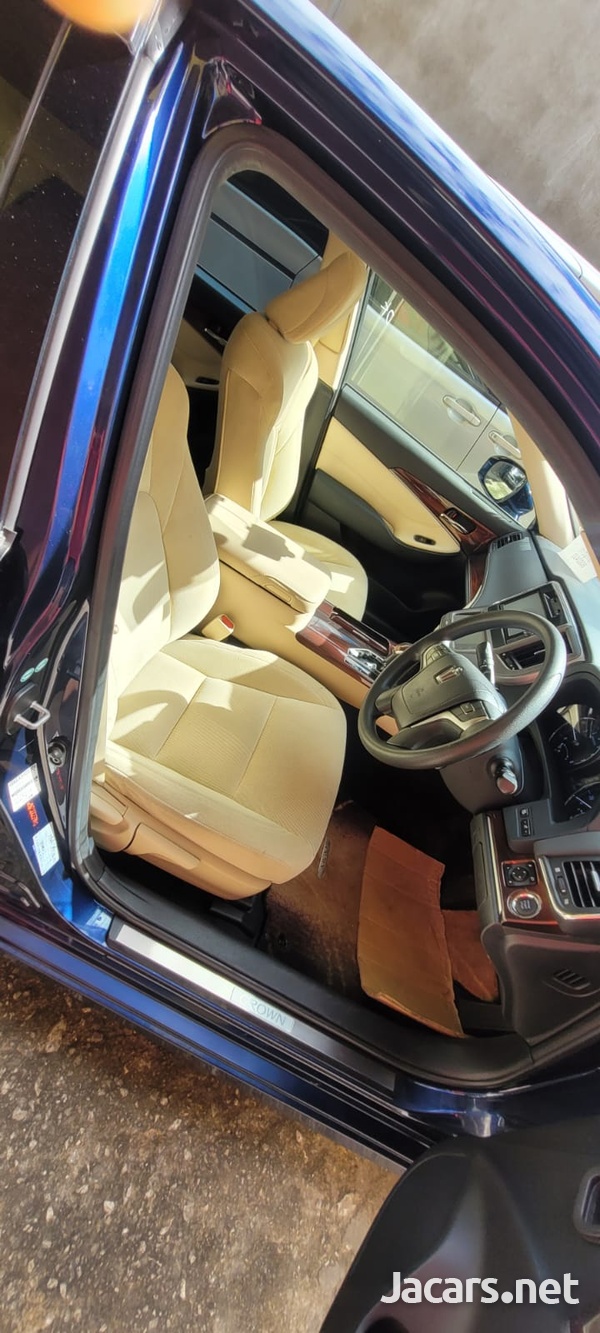 Toyota Crown 2,5L 2013-8
