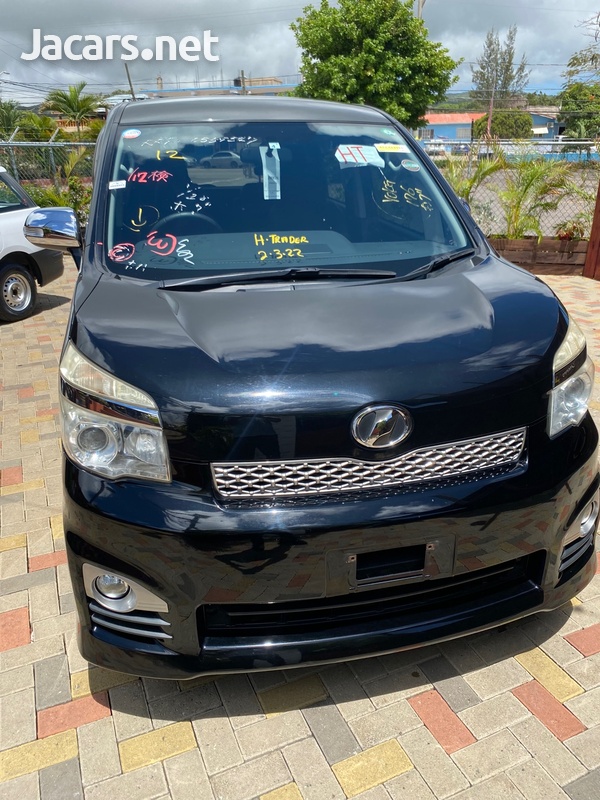 Toyota Voxy 1,8L 2013-3