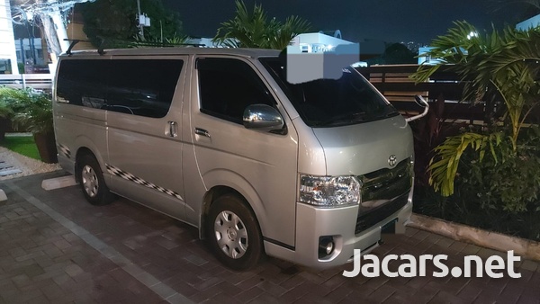 Toyota RegiusAce Super GL 3,0L 2017-6