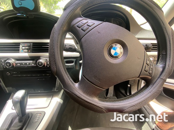BMW 3-Series 1,9L 2010-2