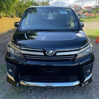 Toyota Voxy 2,0L 2016 Toyota Voxy 2,0L 2016