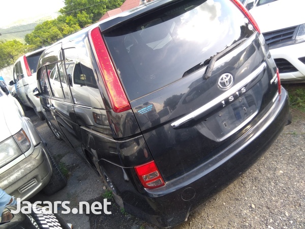 Toyota Isis 1,8L 2012-4