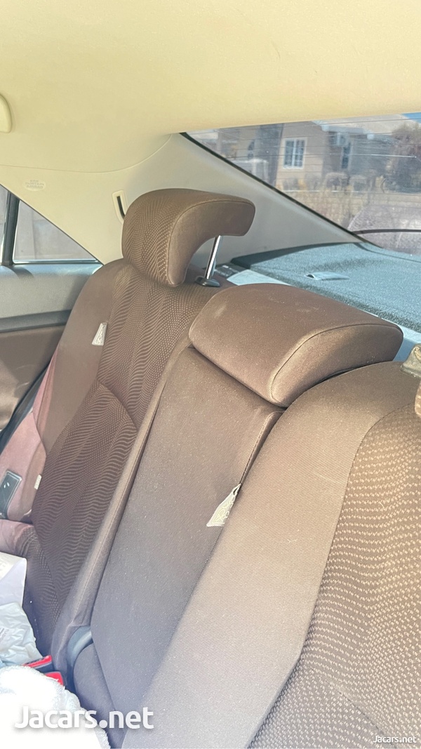 Toyota Mark X 2,5L 2013-7