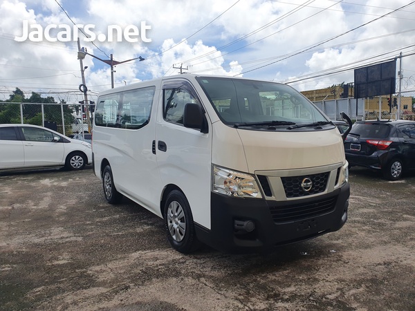Nissan Caravan 2016-9