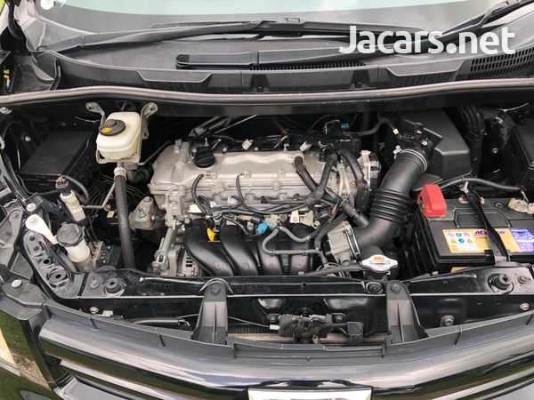 Toyota Noah 2,0L 2013-10