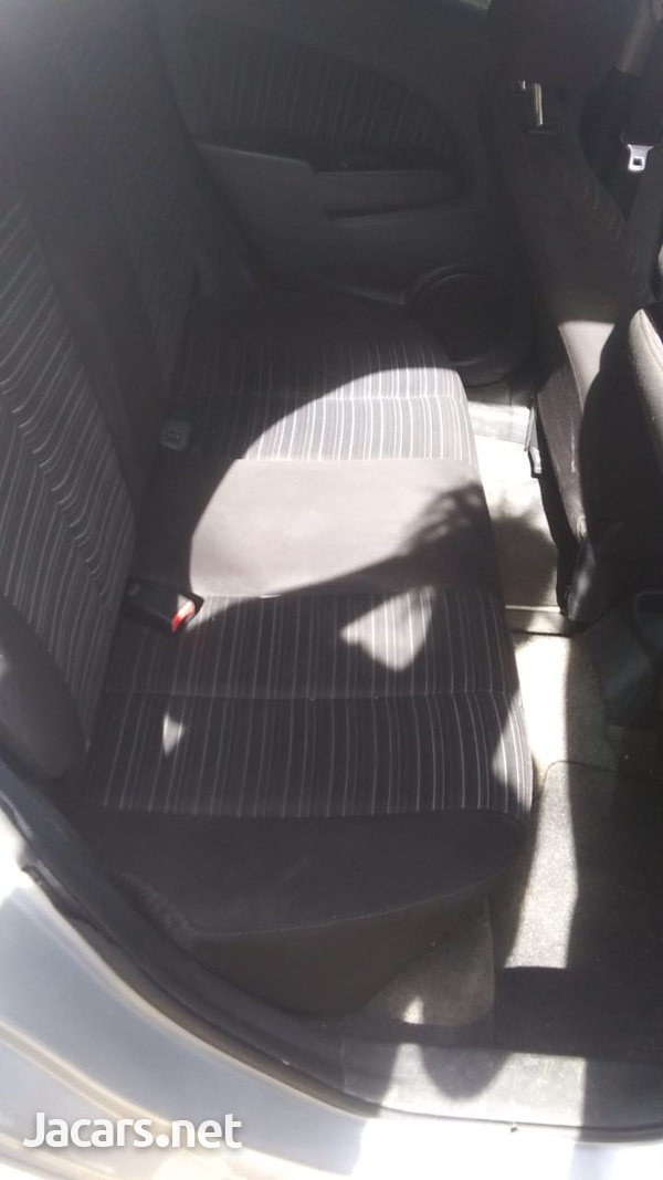 Mazda Demio 1,3L 2010-4