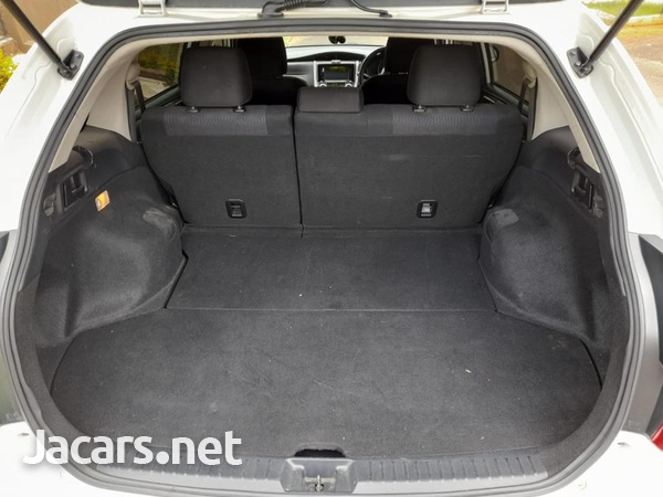 Toyota Fielder 1,5L 2015-8