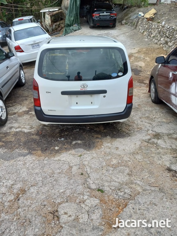 Toyota Probox 1,5L 2010-4