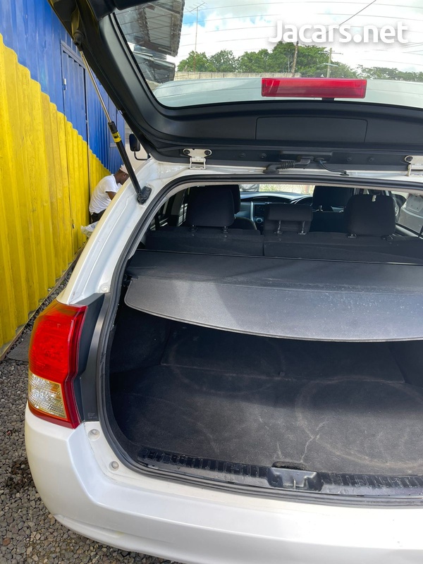 Toyota Fielder 1,6L 2013-7