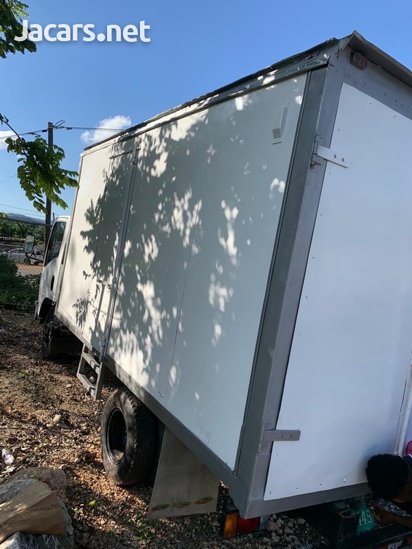Isuzu Box Body Truck-6