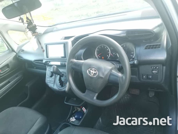Toyota Wish 2,0L 2014-5