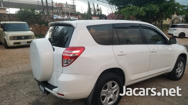 Toyota RAV4 2,0L 2012-6