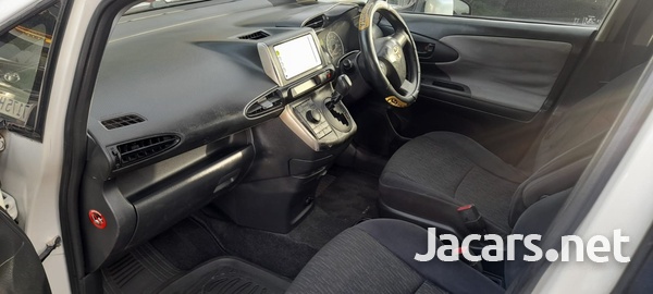 Toyota Wish 1,8L 2012-4