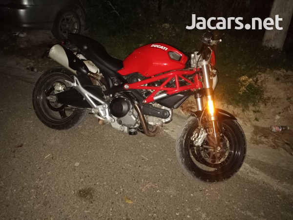 2012 Ducati Monster 696 in excellent condition-2
