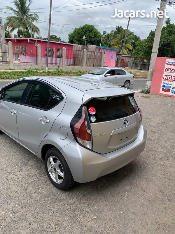 Toyota Aqua 1,5L 2017-4