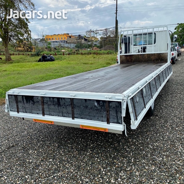 2005 Isuzu Forward Truck-6