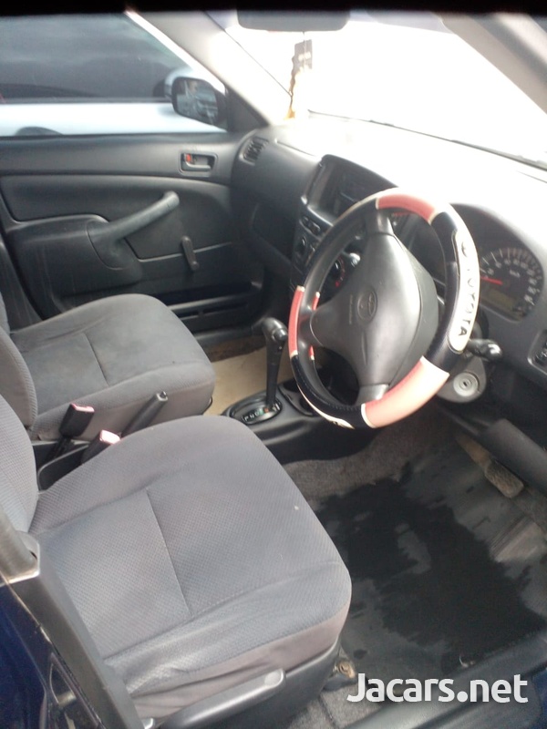 Toyota Probox 1,5L 2013-4