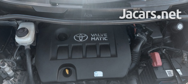 Toyota Voxy 2,0L 2010-1