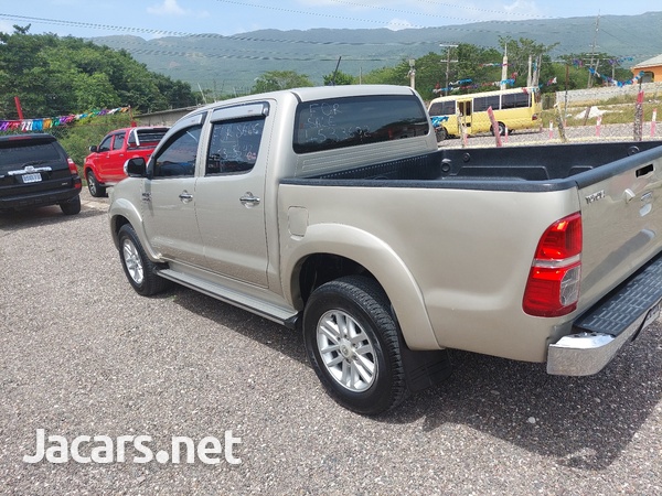 Toyota Hilux 3,0L 2013-10