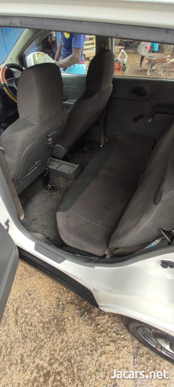 Nissan AD Wagon 1,5L 2011-6
