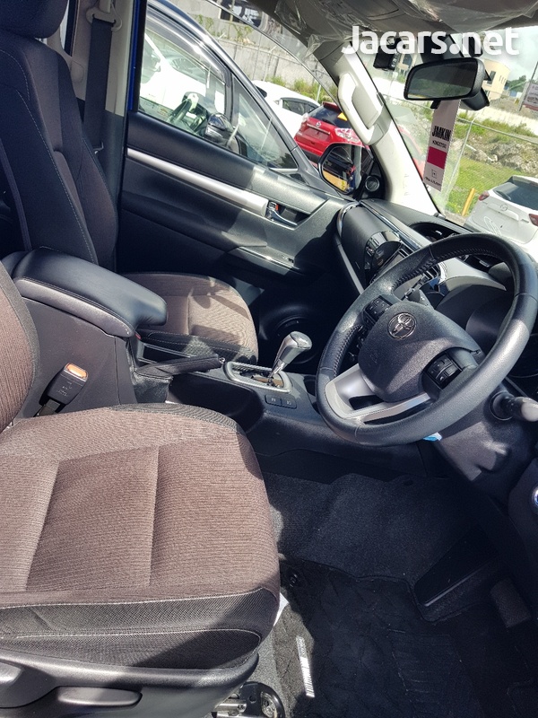 Toyota Hilux 2,4L 2018-8