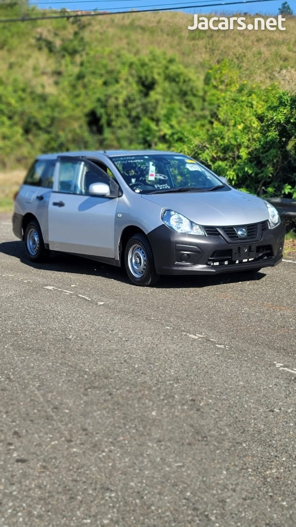 Nissan AD Wagon 1,5L 2017-3