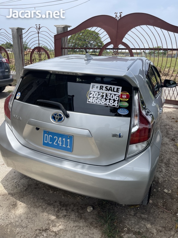 Toyota Aqua 1,5L 2017-14