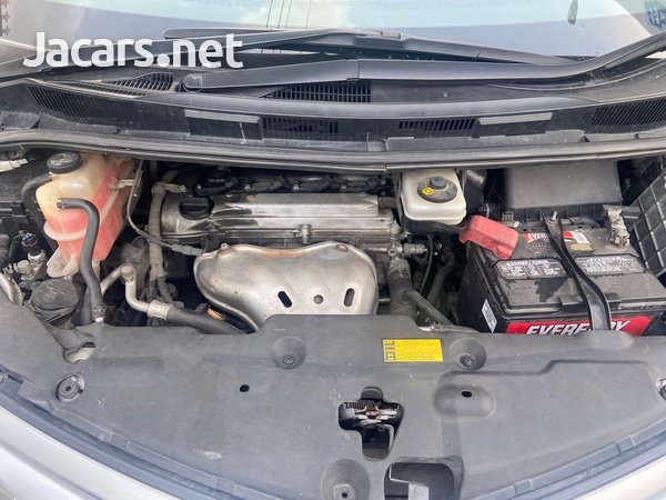 Toyota Estima 2,0L 2010-5
