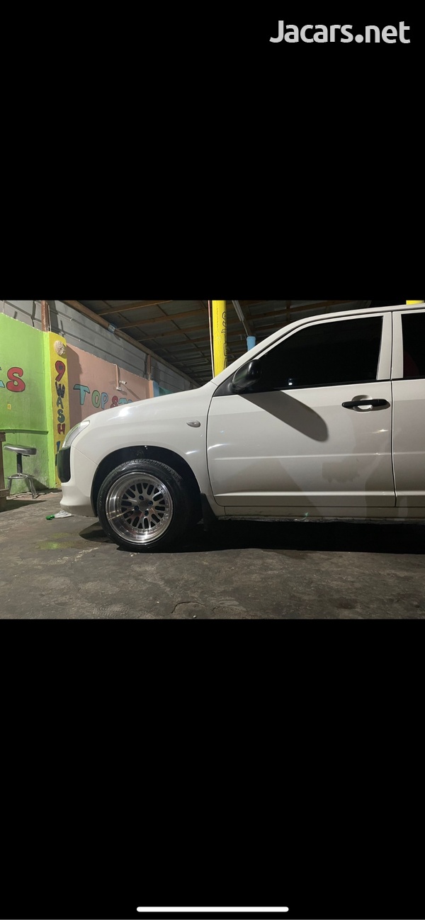Toyota Probox 1,3L 2017-1