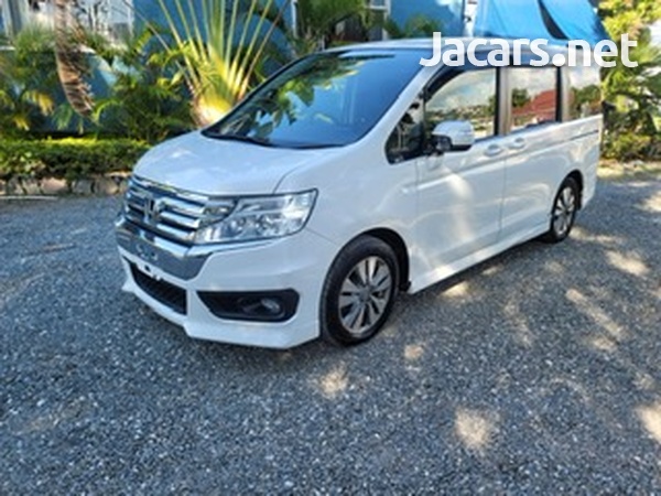 Honda Stepwgn Spada 2,0L 2013-1