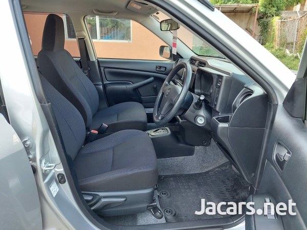 Toyota Probox 1,5L 2017-8