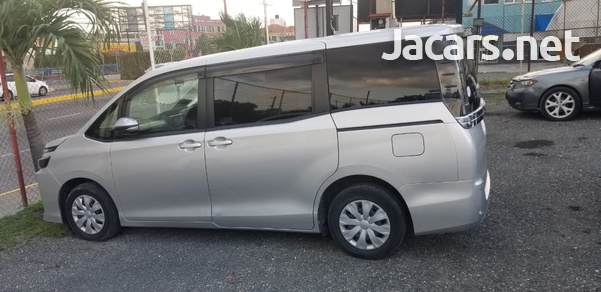 2016 Toyota Voxy-3