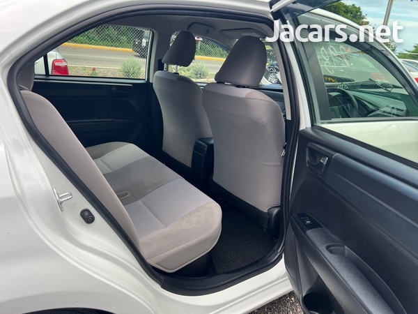 Toyota Axio 1,5L 2017-7