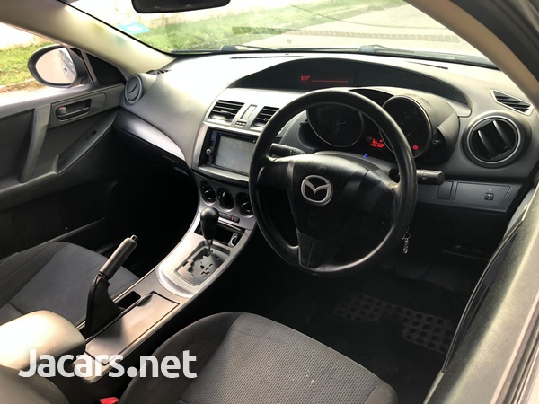 Mazda Axela 1,6L 2011-5