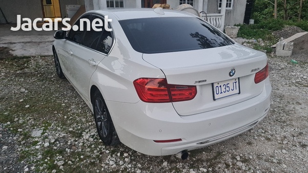 BMW 3-Series 1,9L 2013-4