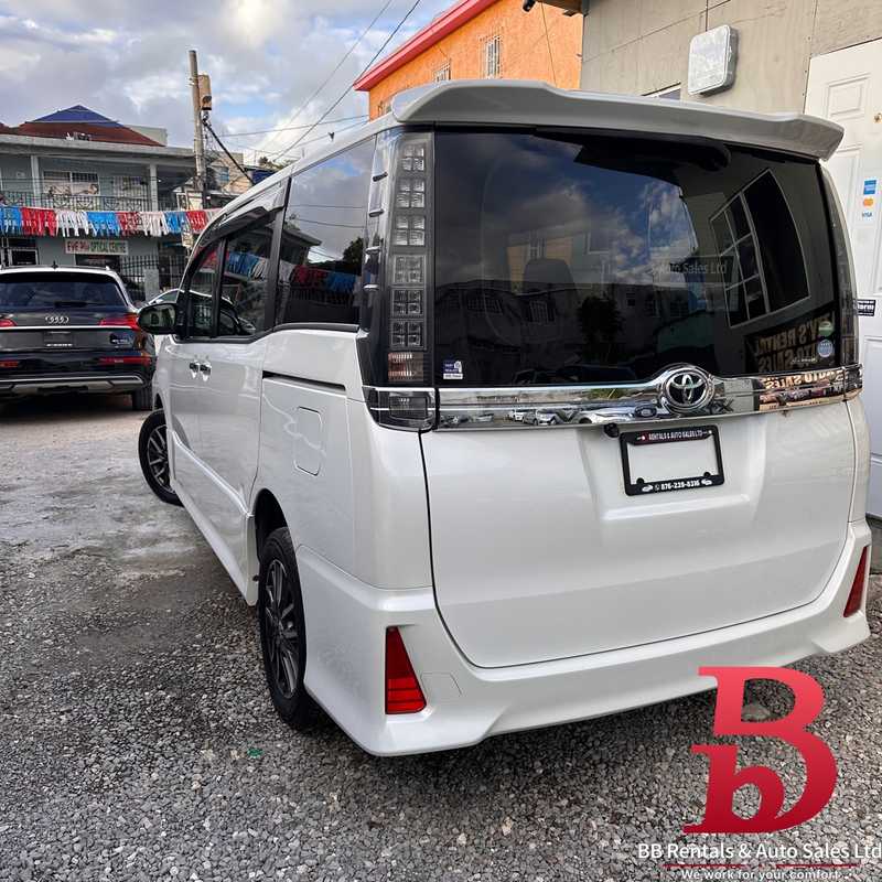 Toyota Voxy 2,0L 2016 JA$2,995,000 №2502485 in Saint James - Voxy