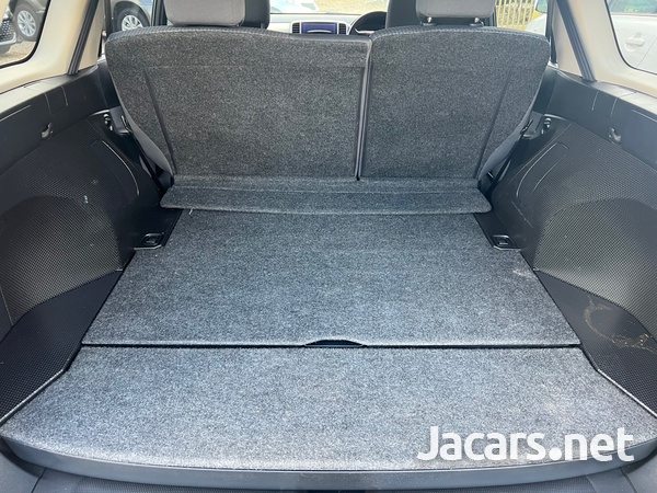 Nissan Wingroad 1,5L 2012-6