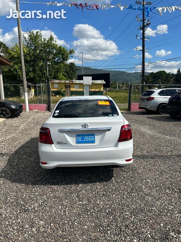 Toyota Axio 1,5L 2017-8