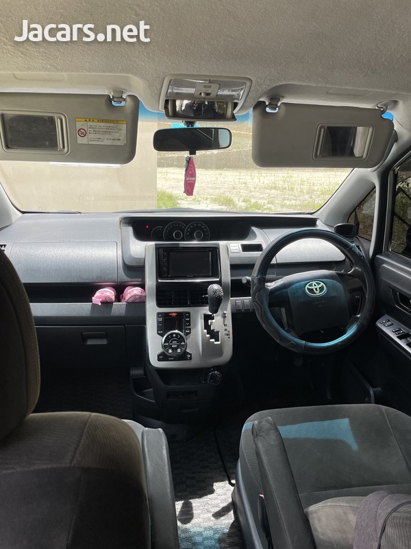 2011 Toyota Noah-3