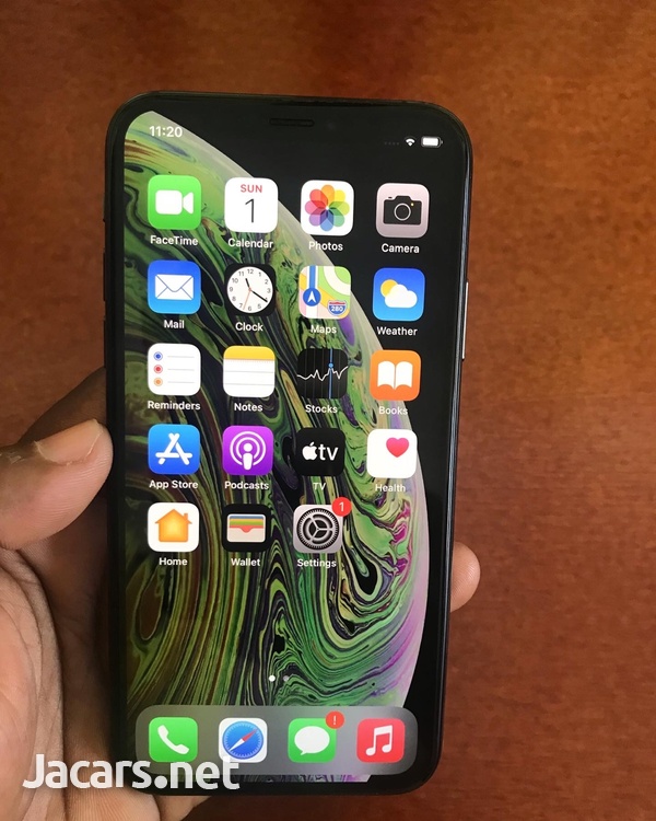 iPhone Xs-1