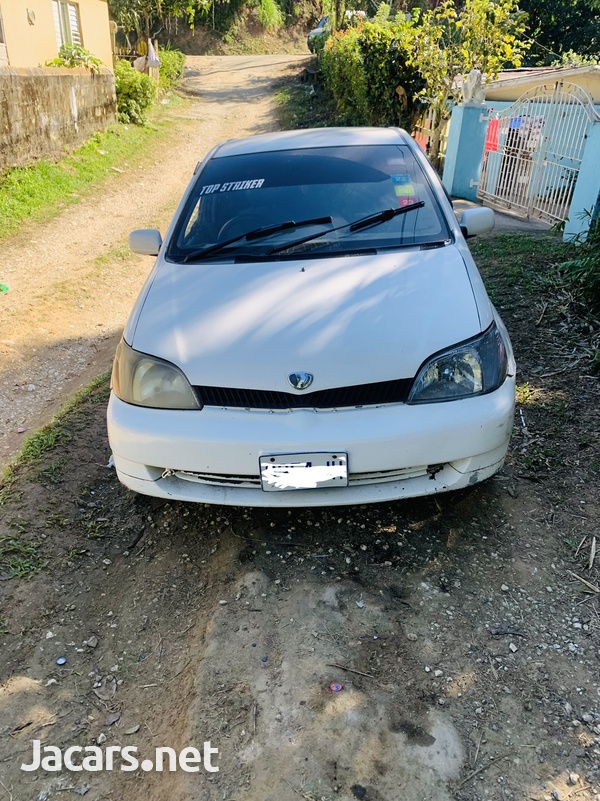 Toyota Echo 1,5L 2002-1