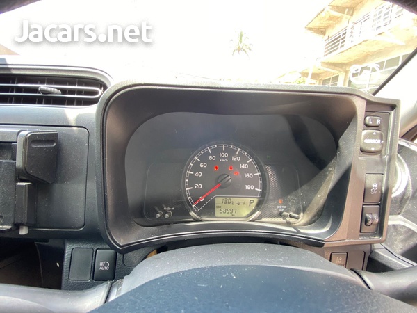 Toyota Probox 1,3L 2017-12