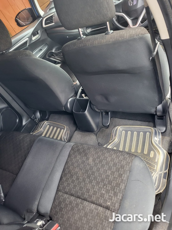 Honda Fit 1,5L 2015-10