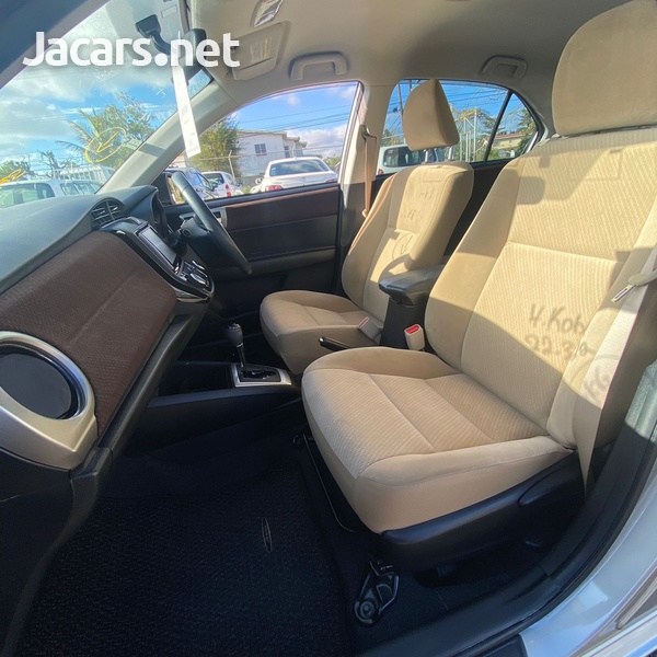 Toyota Axio 1,5L 2013-8