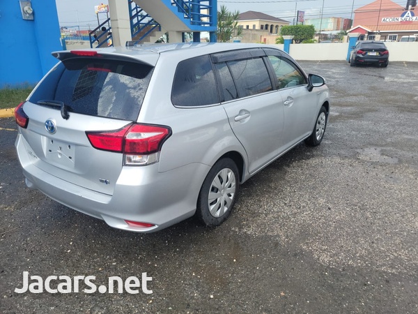 Toyota Fielder 1,6L 2017-8