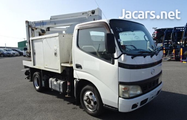 2006 Hino Bucket Truck-1