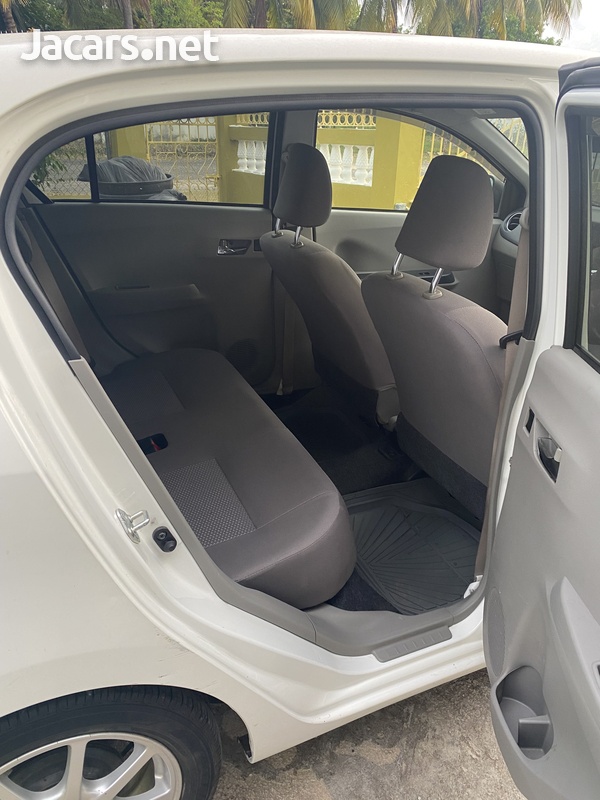 Daihatsu MIRA 0,7L 2014-4