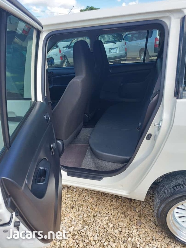 Toyota Probox 1,3L 2014-6