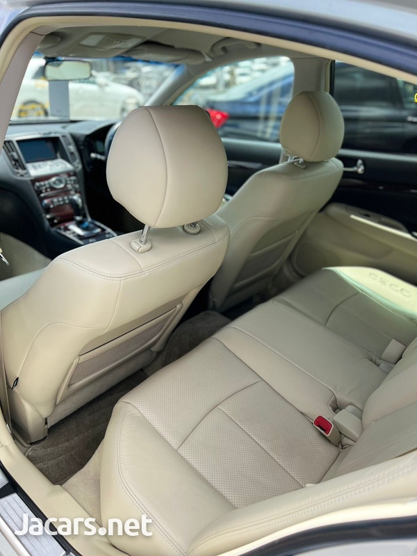 Nissan Skyline 2,5L 2013-8